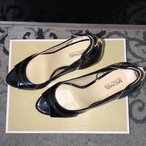 MICHAEL KORS OPEN TOE PUMPS SIZE 6.5 - Picture 6 of 8